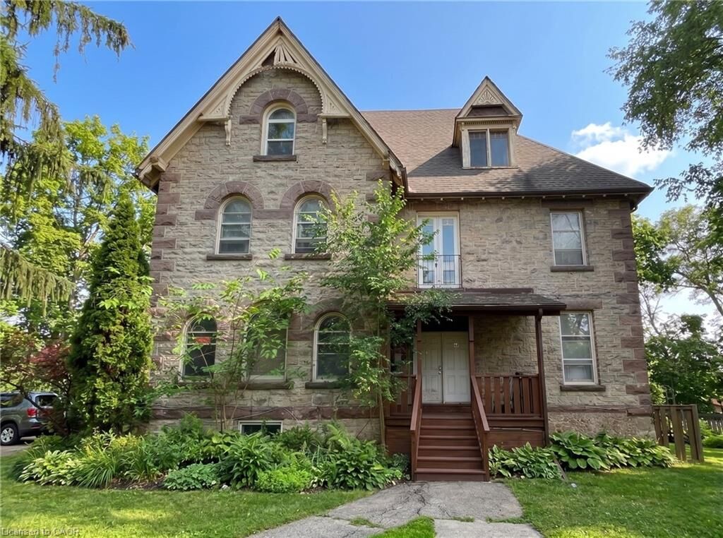 Property Photo:  130 Brown Street 6  ON N3H 5T5 