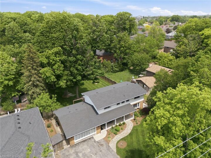 Property Photo:  304 Stone Church Road W  ON L9B 1A4 