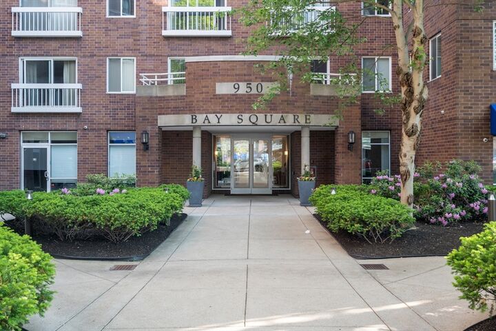Property Photo:  950 Massachusetts Ave 505  MA 02139 