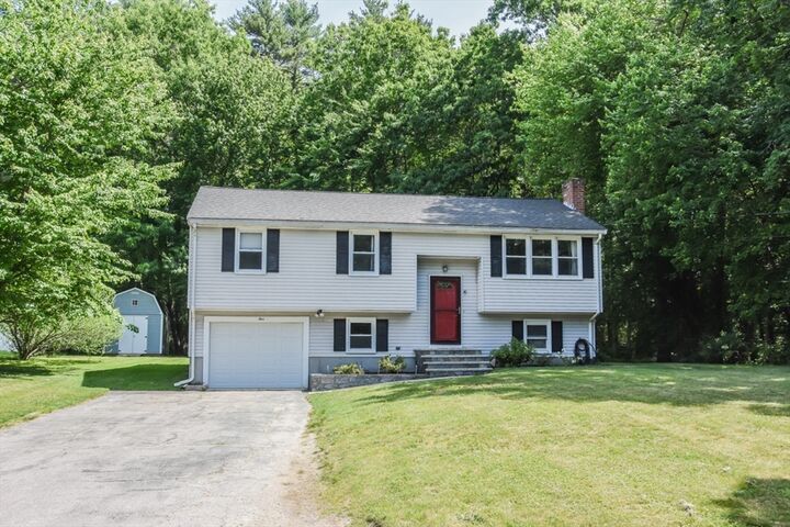 Property Photo:  5 Kensington Rd  MA 02766 