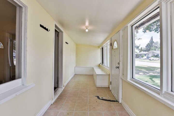 Property Photo: 318 16 Street N AB T1H 3A3