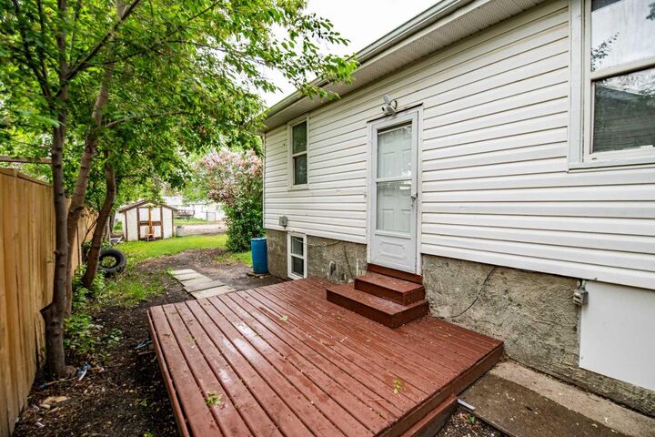 Property Photo:  5504 58A Street  AB T4N 2M3 