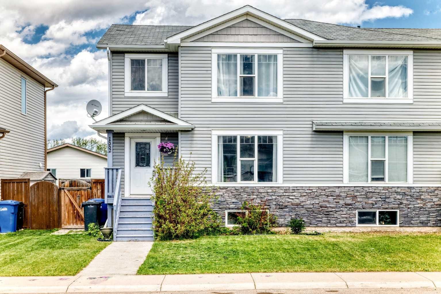 Property Photo: 1552 McAlpine Street AB T0M 0N0