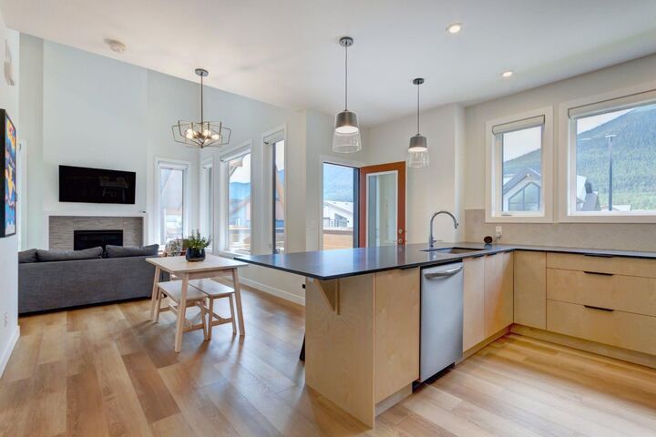Photo de la propriété:  209 Stewart Creek Rise 304G  AB T1W 0N9 