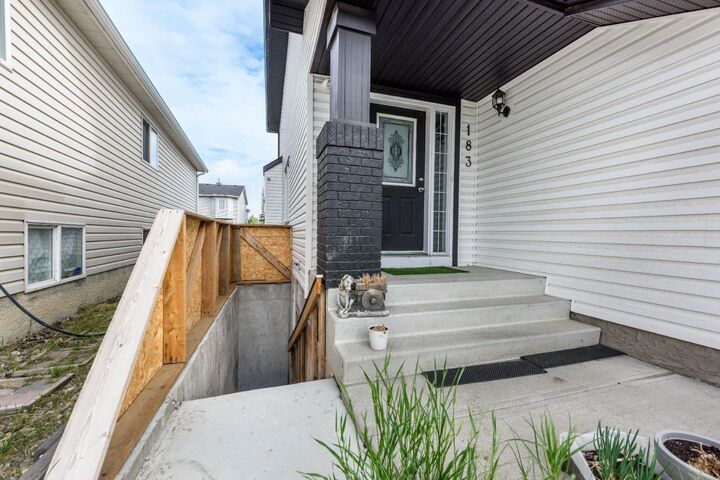 Property Photo:  183 Saddleback Road NE  AB T3J 4K6 