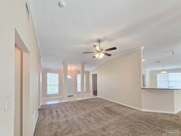 Property Photo: 1057 Freeboard Blvd FL 32507