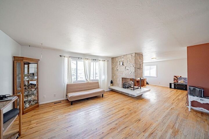 Property Photo:  1942 Monte Vista Drive  ID 83201 