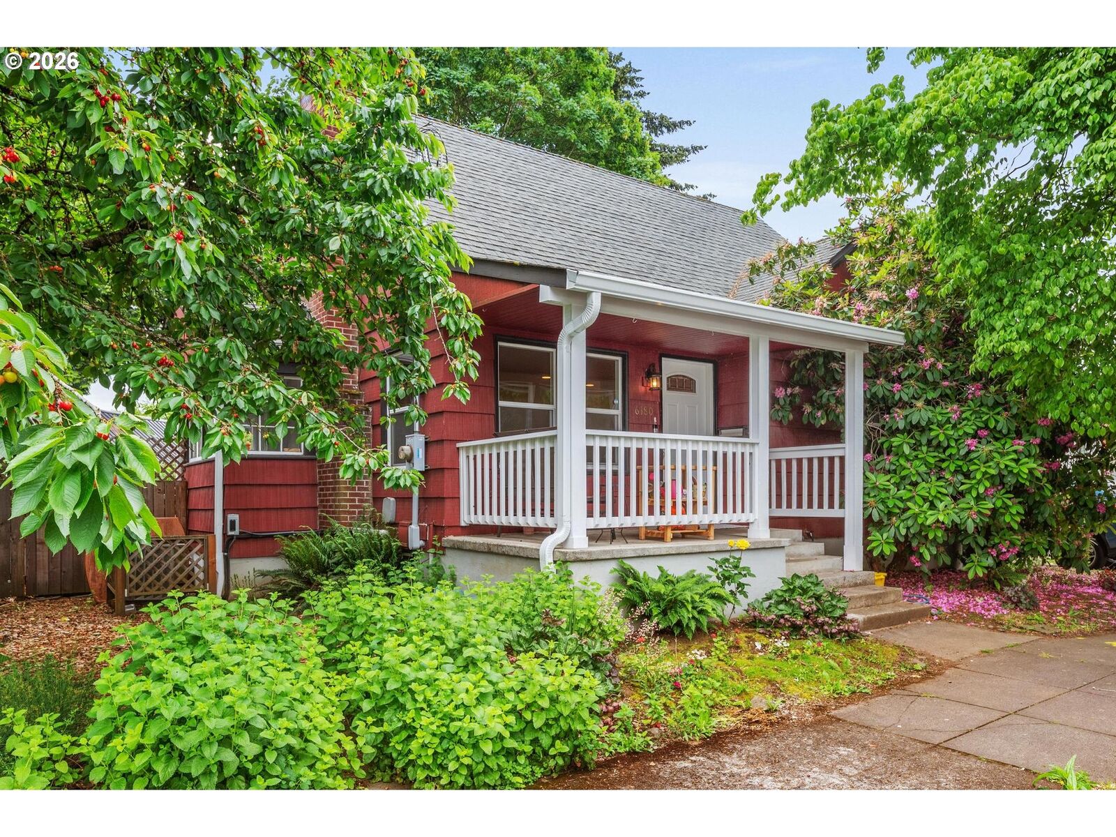 Property Photo: 6180 NE Vera St OR 97213