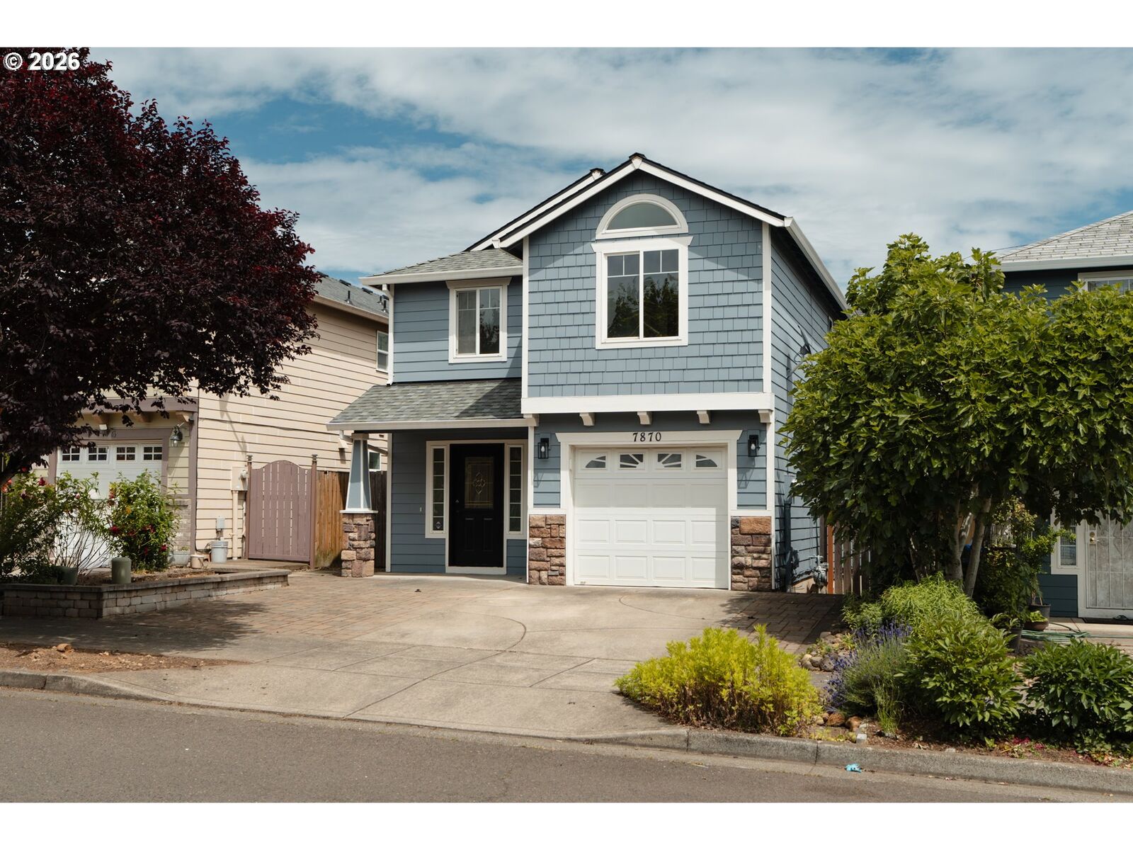 Property Photo: 7870 SE Springwater Dr OR 97206