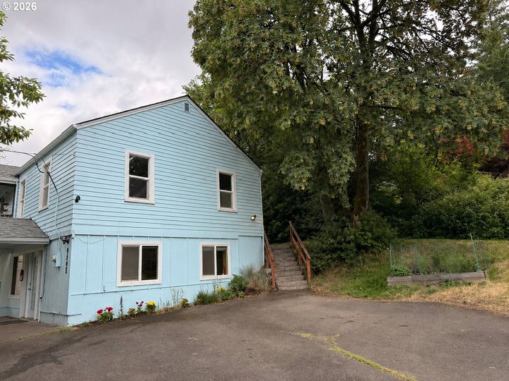 Property Photo:  9540 SW Terwilliger Blvd  OR 97219 