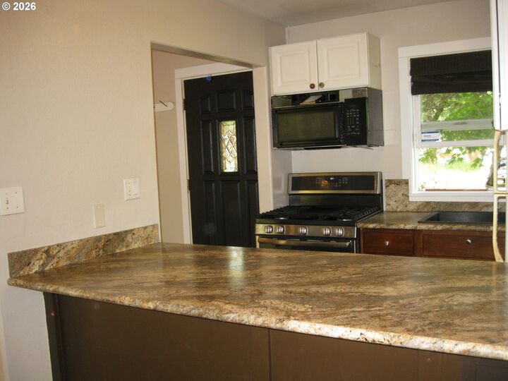 Property Photo:  8278 SE Clatsop St  OR 97086 