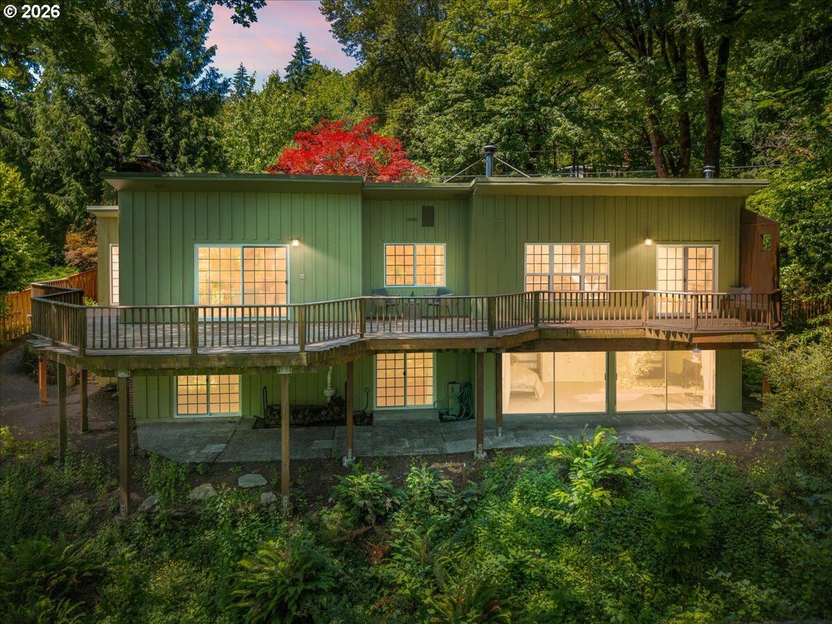 Property Photo:  10332 SW Lancaster Rd  OR 97219 