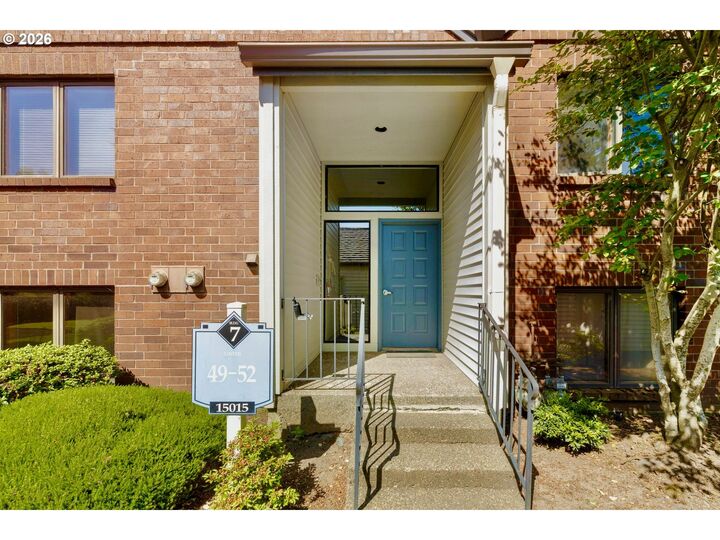 Property Photo:  15015 NE Sacramento St 49  OR 97230 