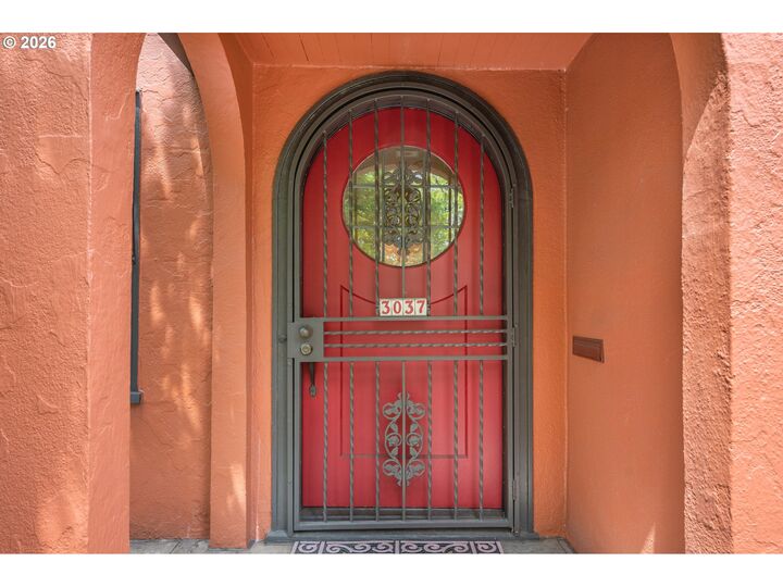 Property Photo:  3037 NE Skidmore St  OR 97211 