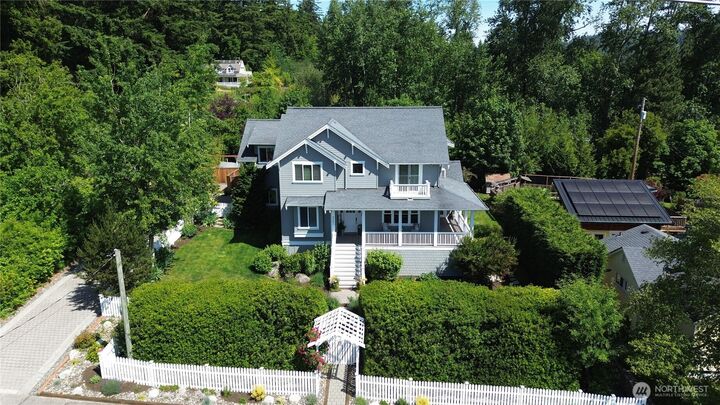 Property Photo:  4203  Academy Street  WA 98226 
