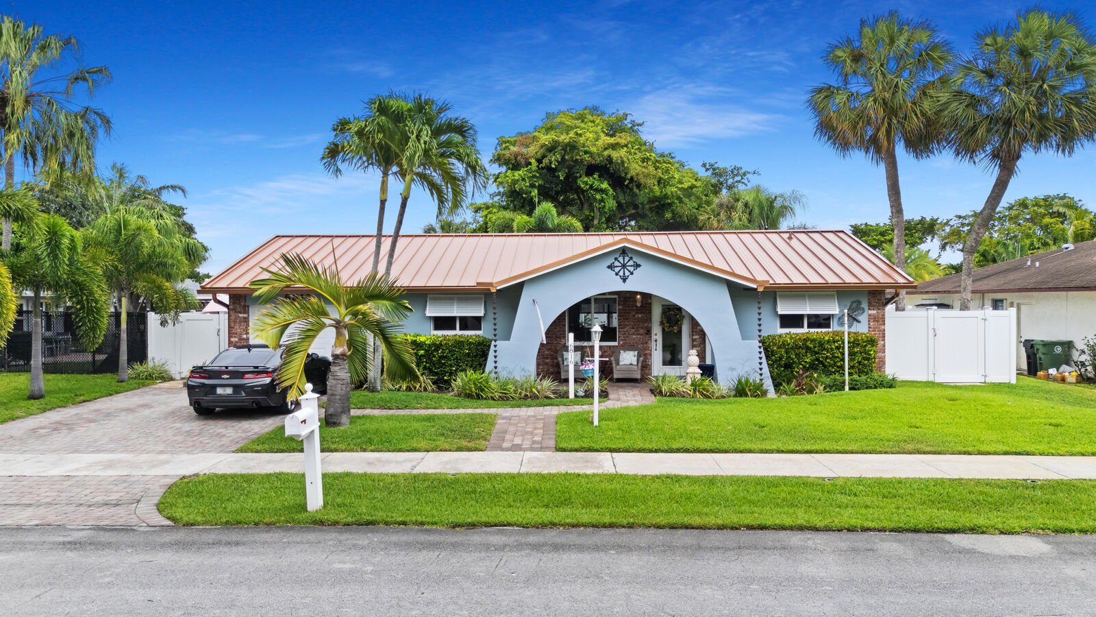 Property Photo:  6816 NW 28th Terrace  FL 33309 
