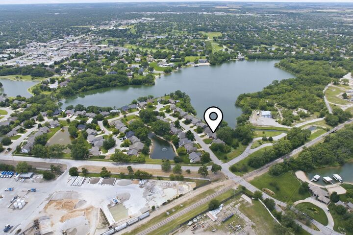 Property Photo: 2553 N Hazelwood St KS 67205