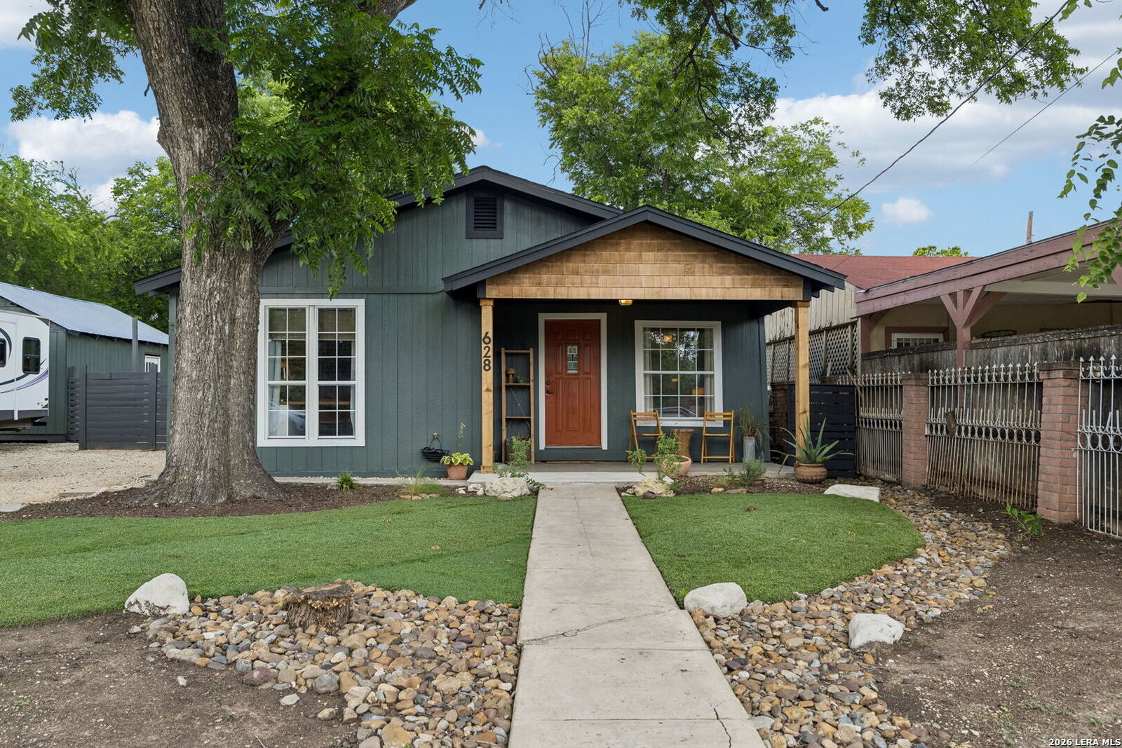 Property Photo:  628 S San Dario Ave  TX 78237 