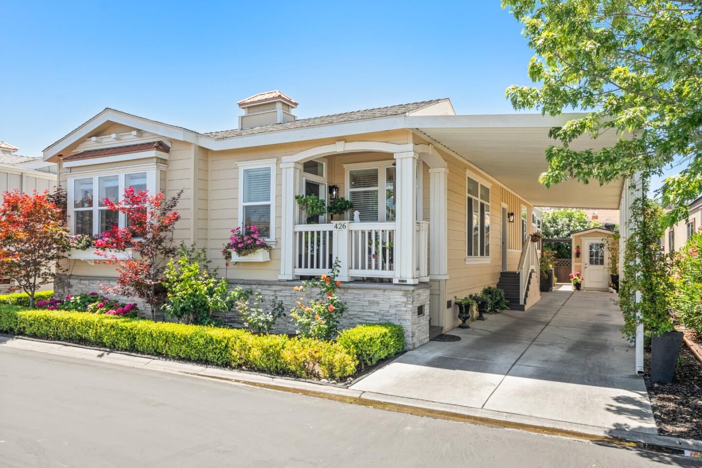 Property Photo:  426 Chateau La Salle Drive 426  CA 95111 