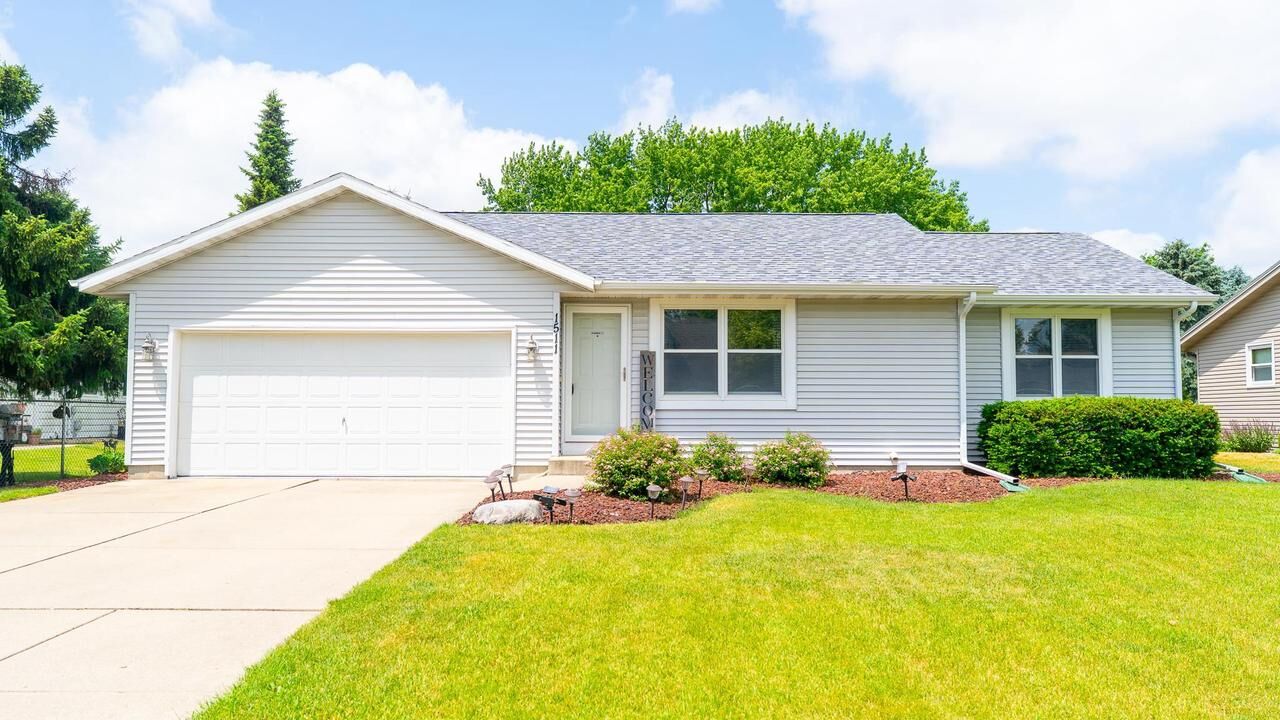 Property Photo: 1511 Meadowlark Drive WI 53545