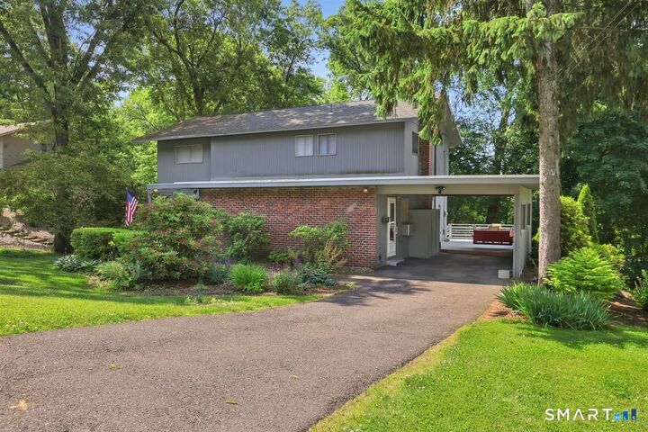 Property Photo: 114 Richmond Drive CT 06042