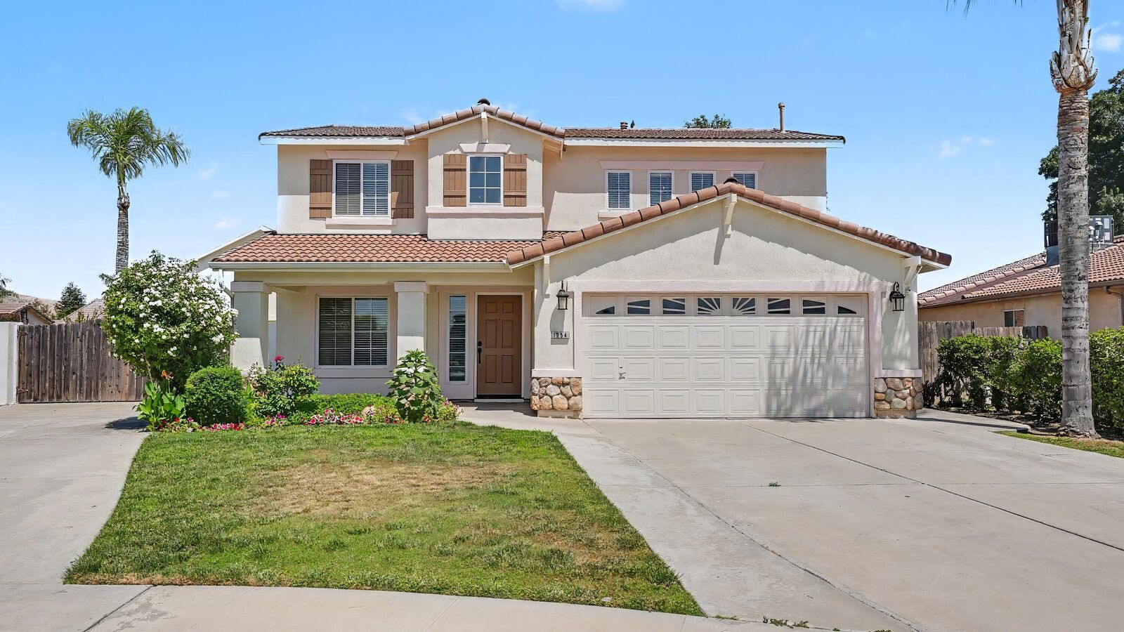 Property Photo:  1354 N Belmont Street  CA 93257 