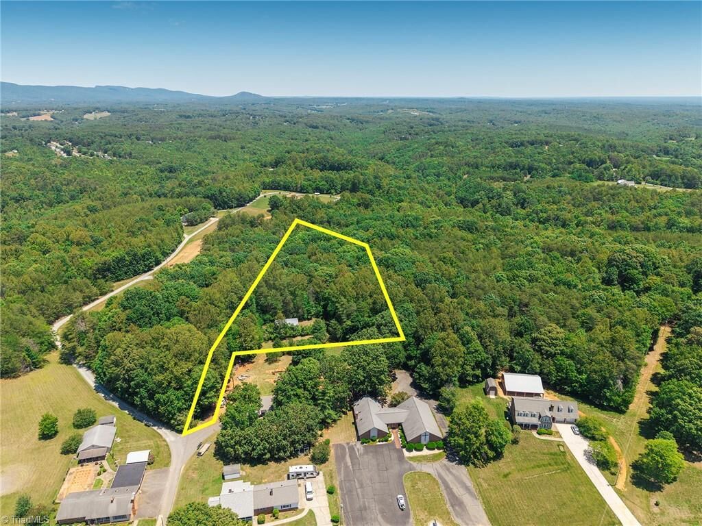 Property Photo: 102 Hawks Road NC 27021