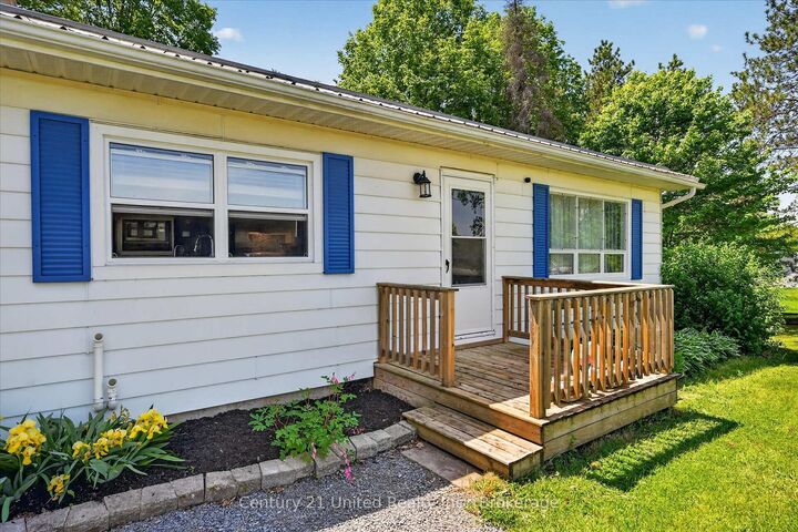 Property Photo:  323 St Lawrence Street W  ON K0K 2K0 