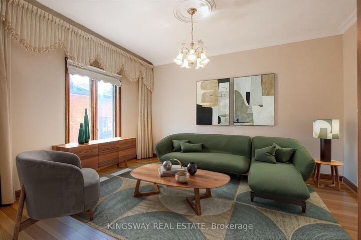 Property Photo:  27 Mulholland Avenue  ON M6A 2S1 