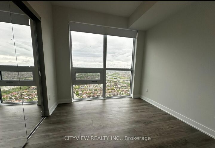 Property Photo: 430 Square One Drive 3806 ON L5B 0L6