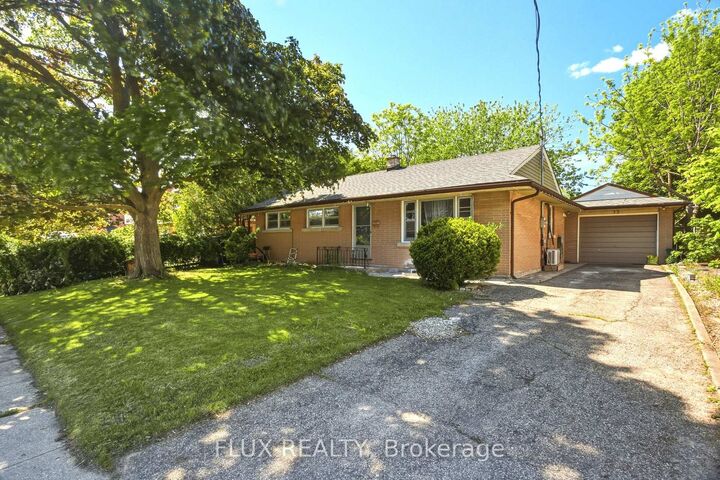 32 Close Avenue — photo 1