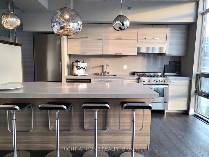 Property Photo:  55 Stewart Street Ph1027  ON M5V 2V1 