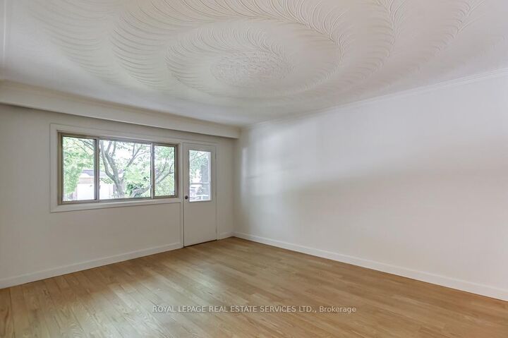 Property Photo: 38 Jellicoe Avenue ON M8W 1W1