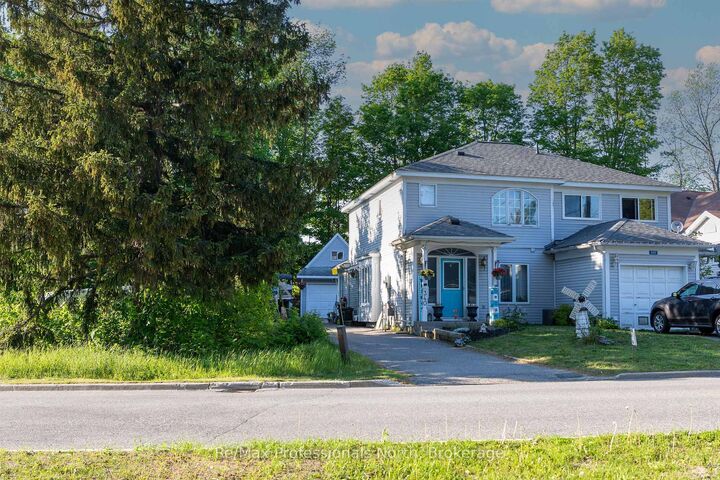 340 James Street W — photo 1