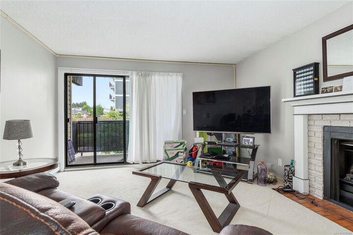 Property Photo:  585 Dogwood St #210  BC V9W 6T6 
