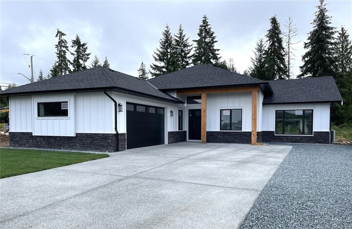 Property Photo: 3036 Arbutus Dr BC V9Y 0C4