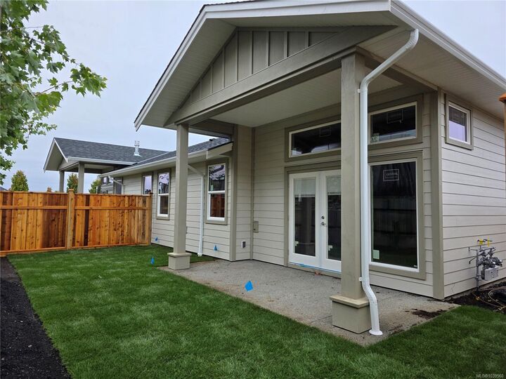Property Photo:  343 Arizona Dr #4  BC V9H 0C6 
