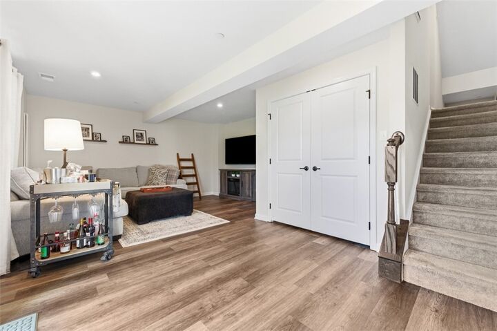 Property Photo:  7402 Chestnut Way  PA 15044 