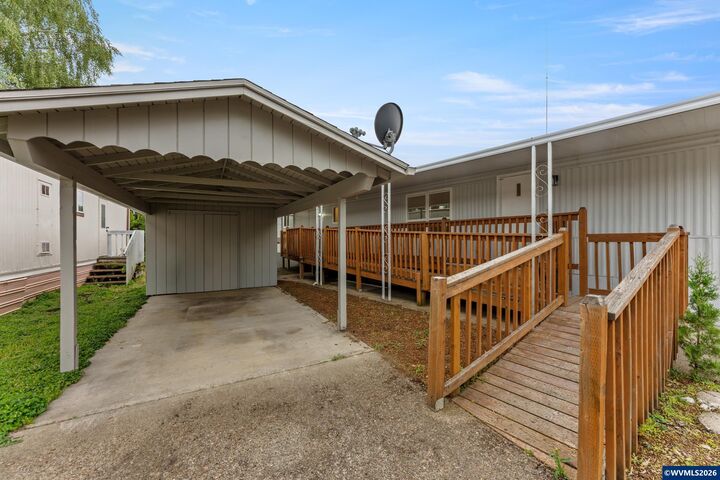 Property Photo:  570 N 10th #6 Av 6  OR 97113 