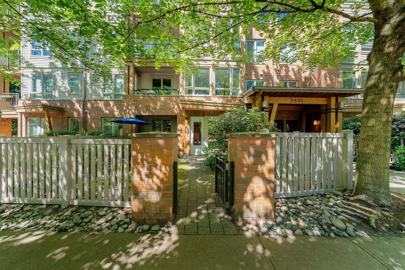 Property Photo: 2601 Whiteley Court 101 BC V7J 2R7