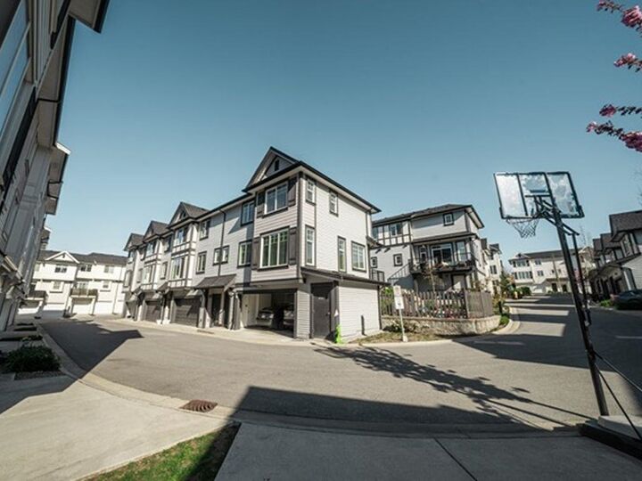 Property Photo: 11272 240 Street 37 BC V2W 0J8