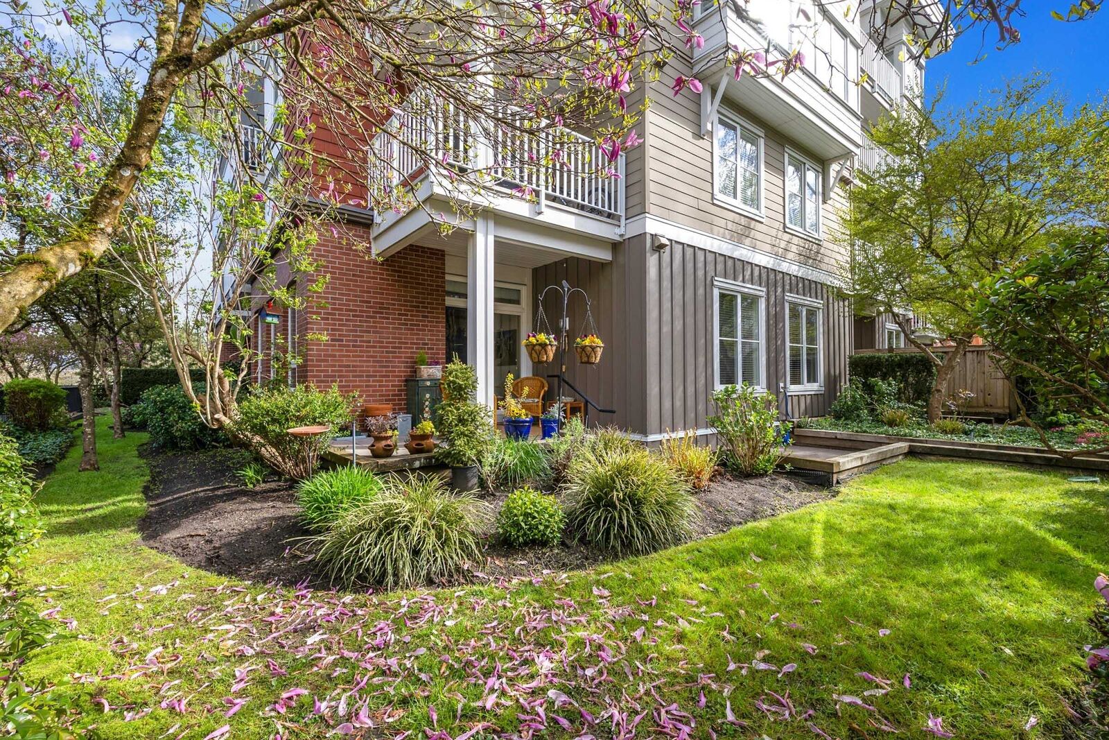 Property Photo: 12283 224 Street 107 BC V2X 8Z3