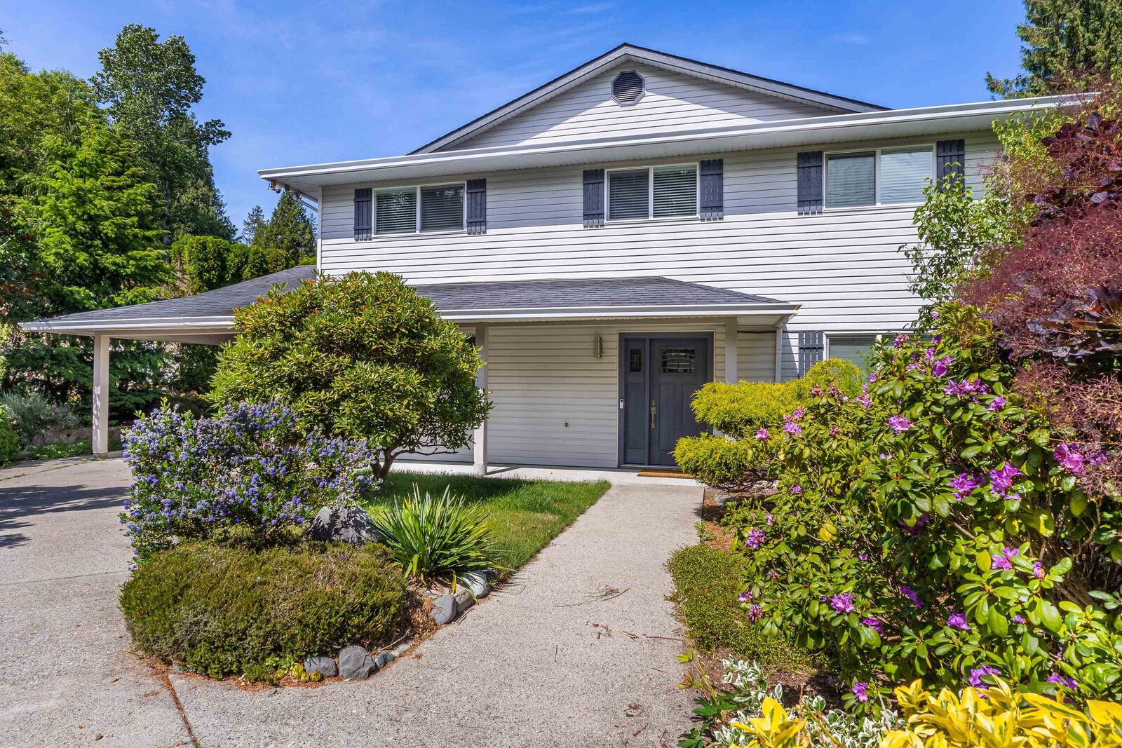 Property Photo: 5714 Trail Avenue BC V0N 3A0