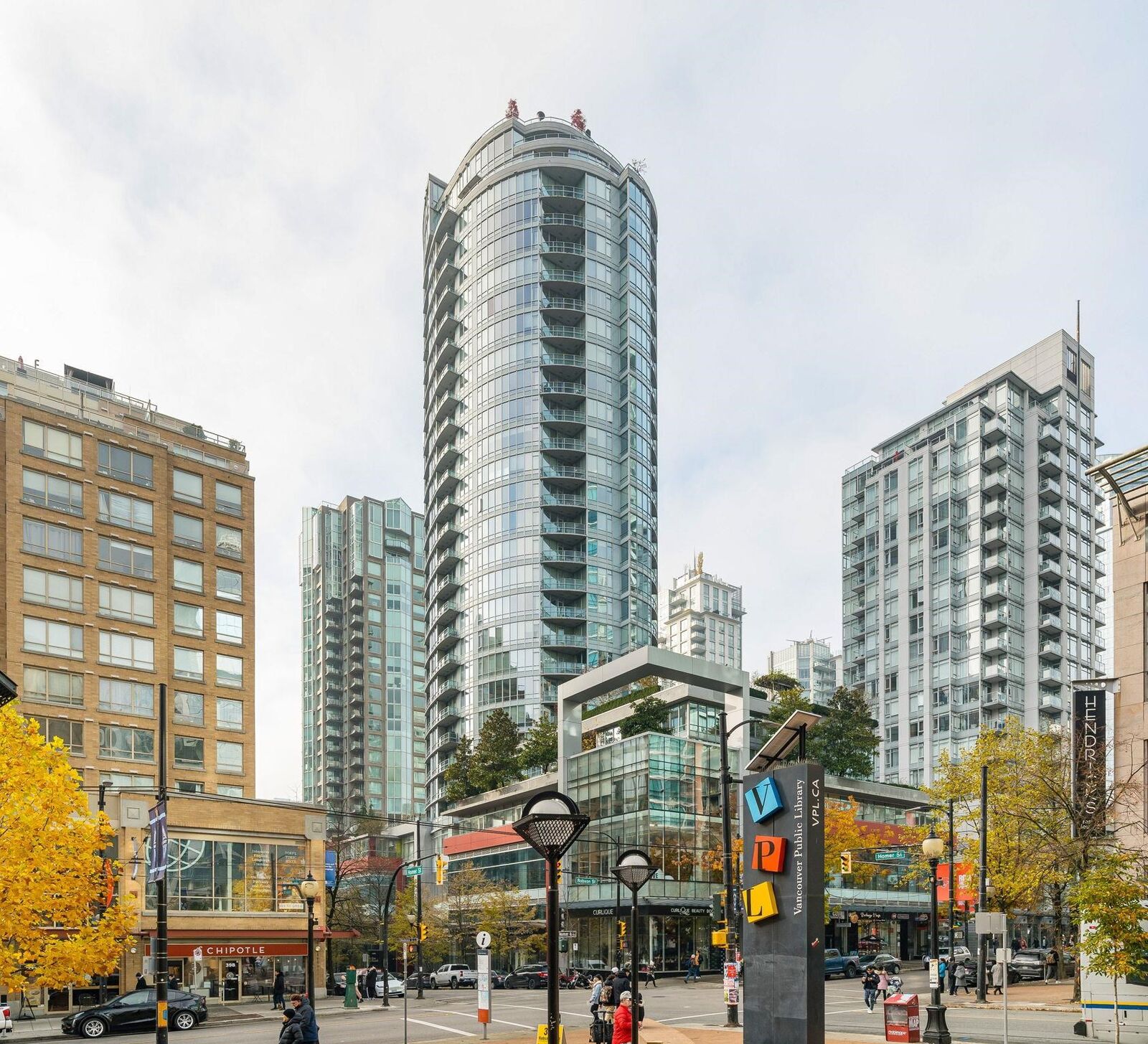 Property Photo: 833 Homer Street 610 BC V6B 0H4