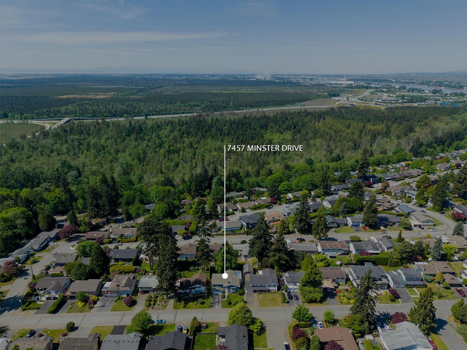 Photo de la propriété: 7457 Minster Dr. West BC V4C 4L8