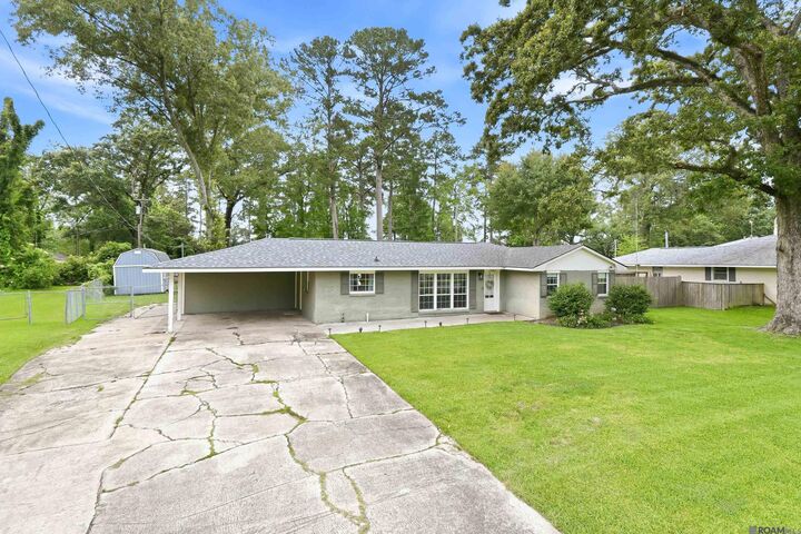 Property Photo: 17467 Abundance Dr LA 70739