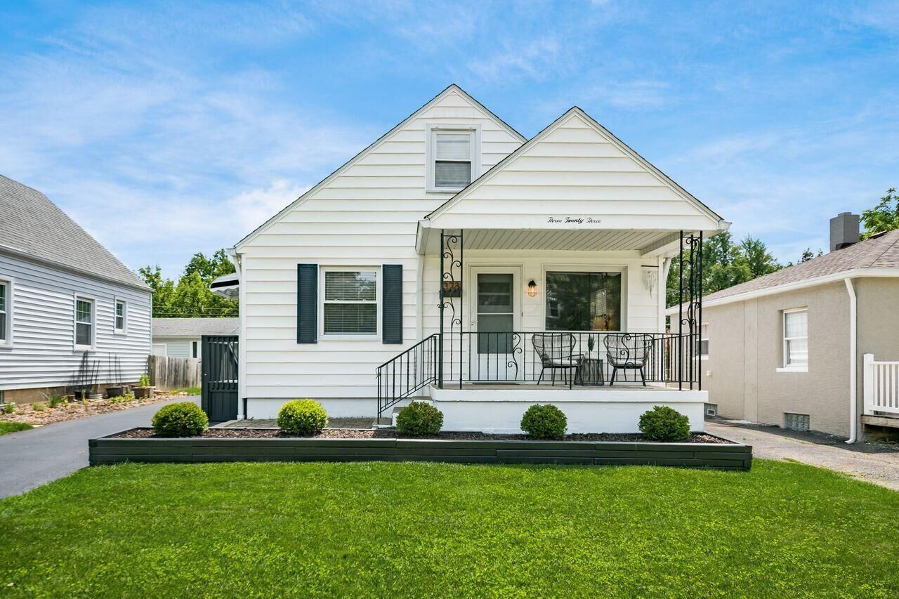 Property Photo: 323 Chase Road OH 43214