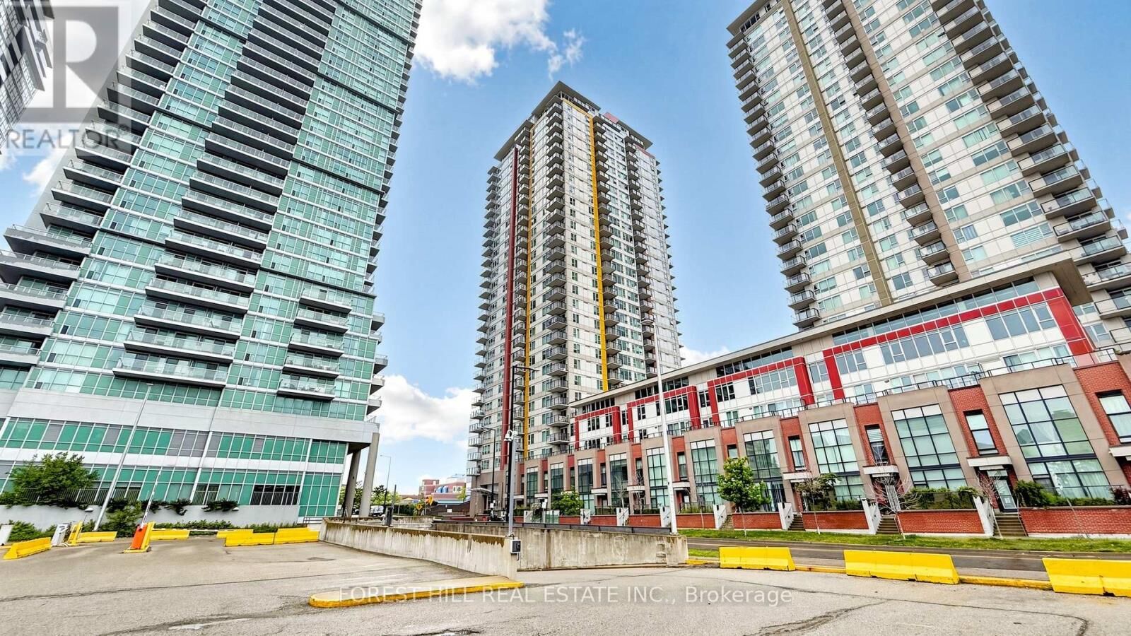 Property Photo:  25 Town Centre Court 325  ON M1P 0B4 
