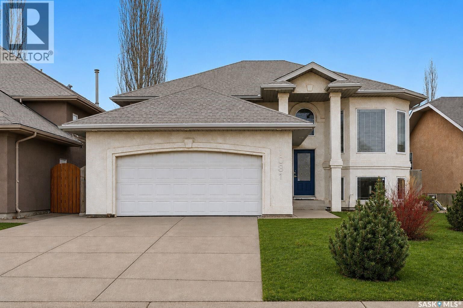 Property Photo:  1031 Carr Crescent  SK S7S 1L8 