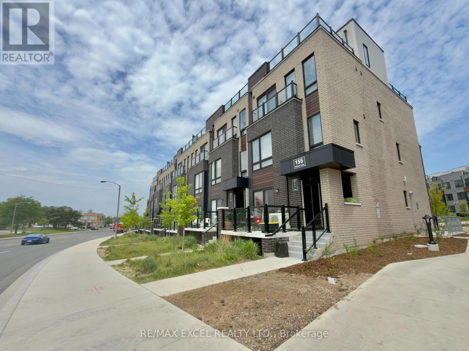 Property Photo: 155 Tapscott Road 21 ON M1B 0E8